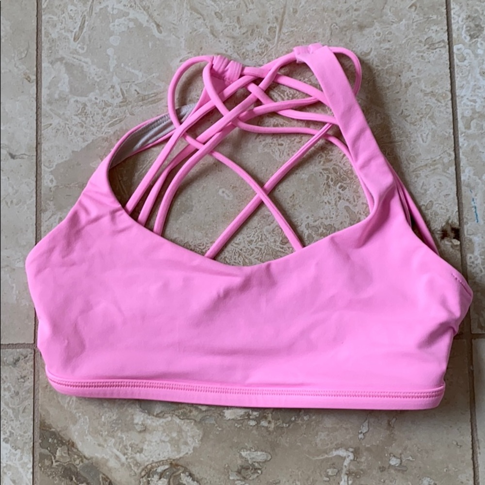 Lululemon free to be wild bra size 4